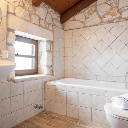 Boscheto Tria Villa Agios Leon