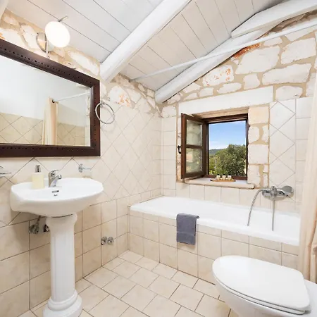 Villa Boscheto Tria *