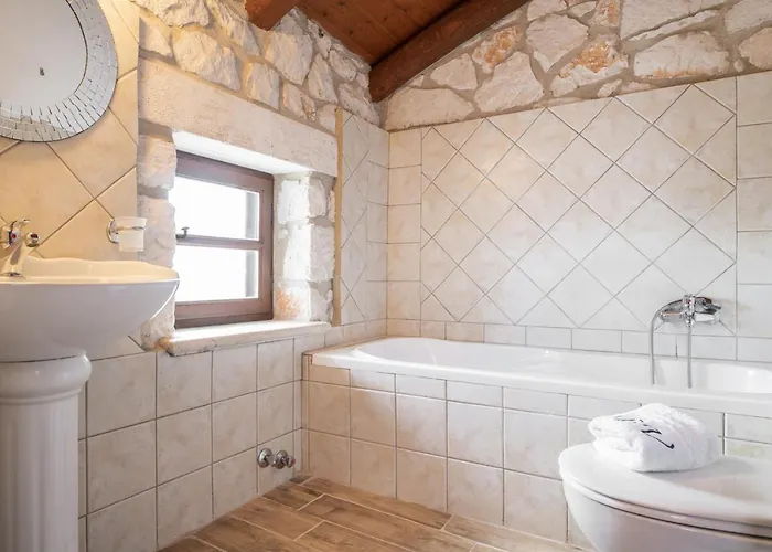 Boscheto Tria Villa Agios Leon